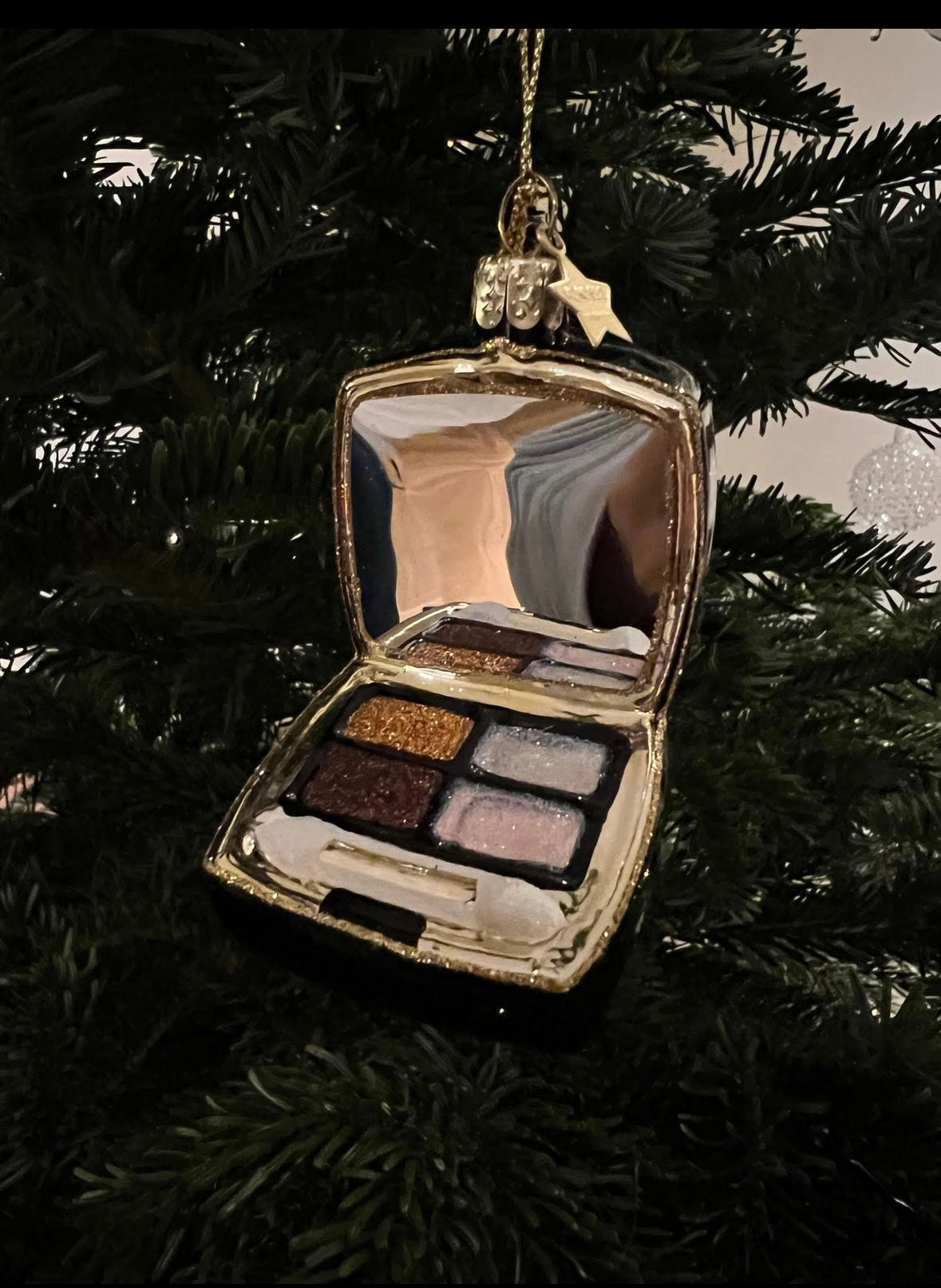 Ornament glass eyeshadow palette