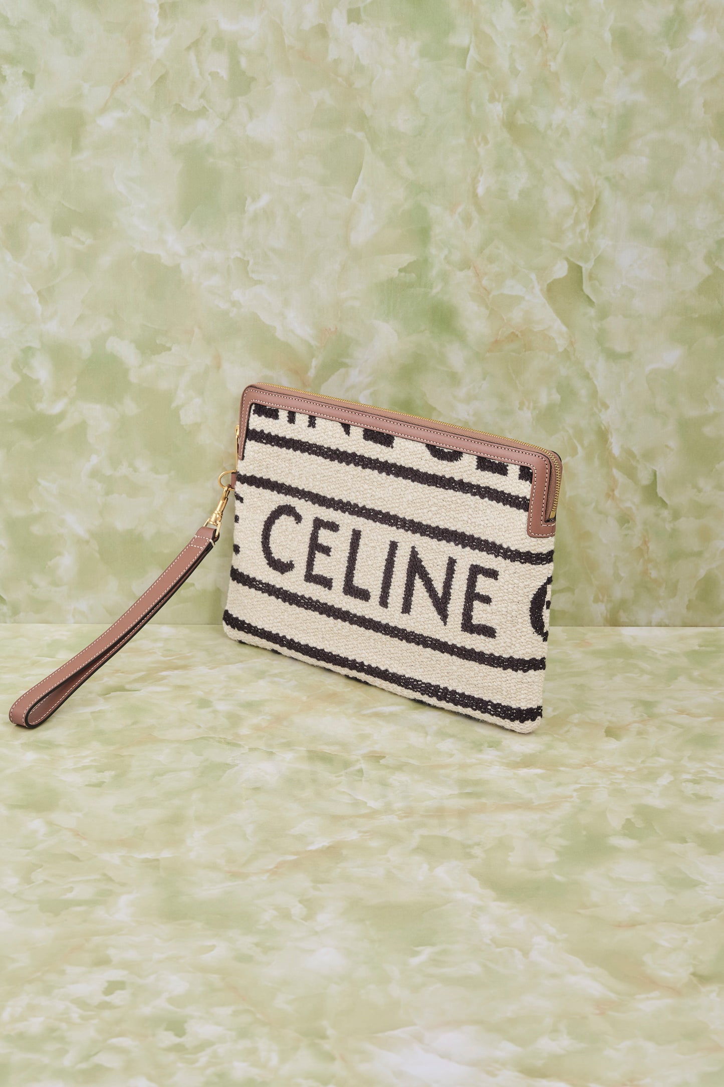 CELINEストラップ付きスモールポーチ