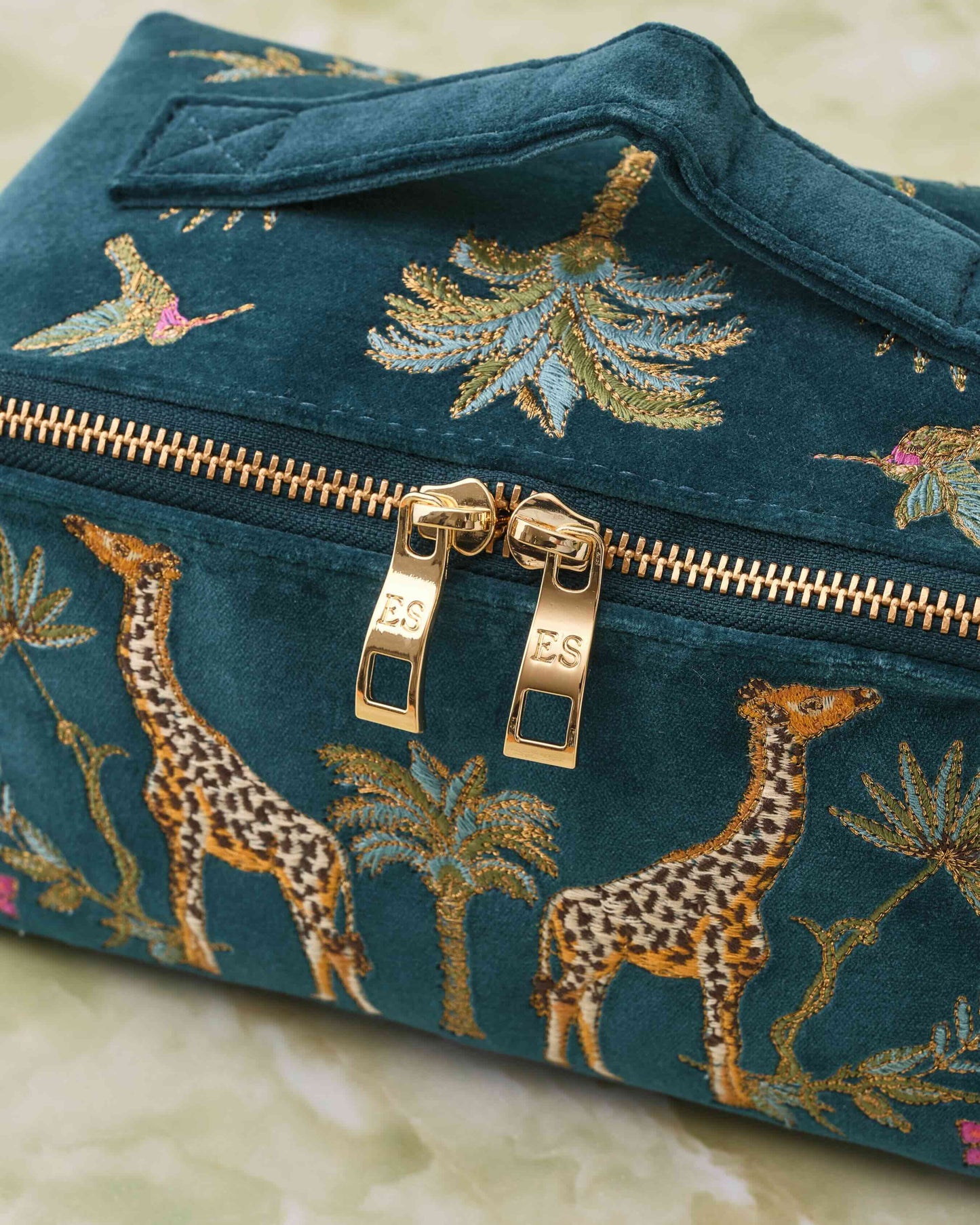 Rich Blue Makeup Bag -Giraffe-