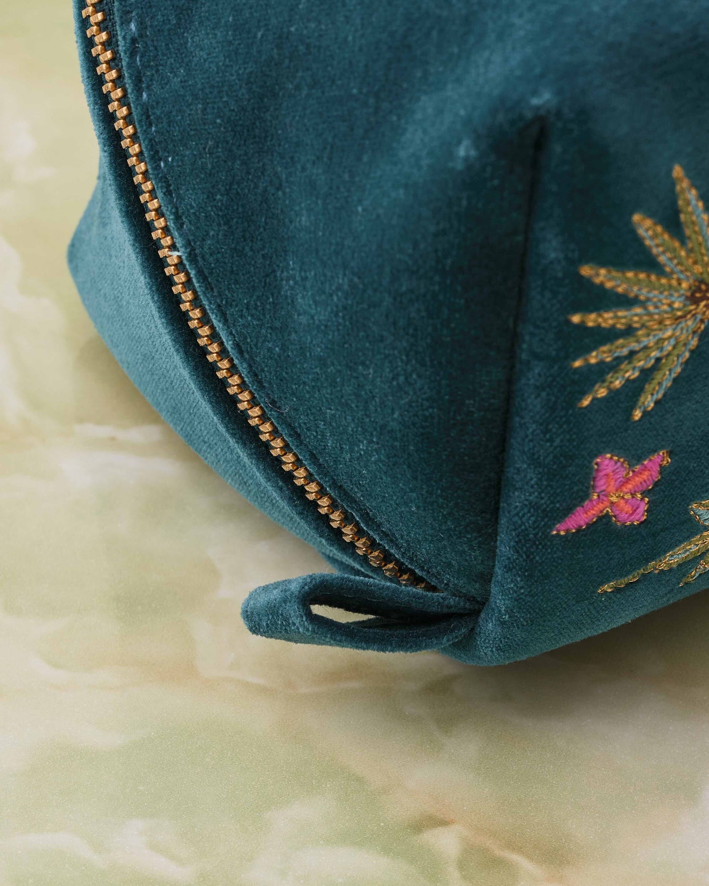 Rich Blue Makeup Bag -Giraffe-