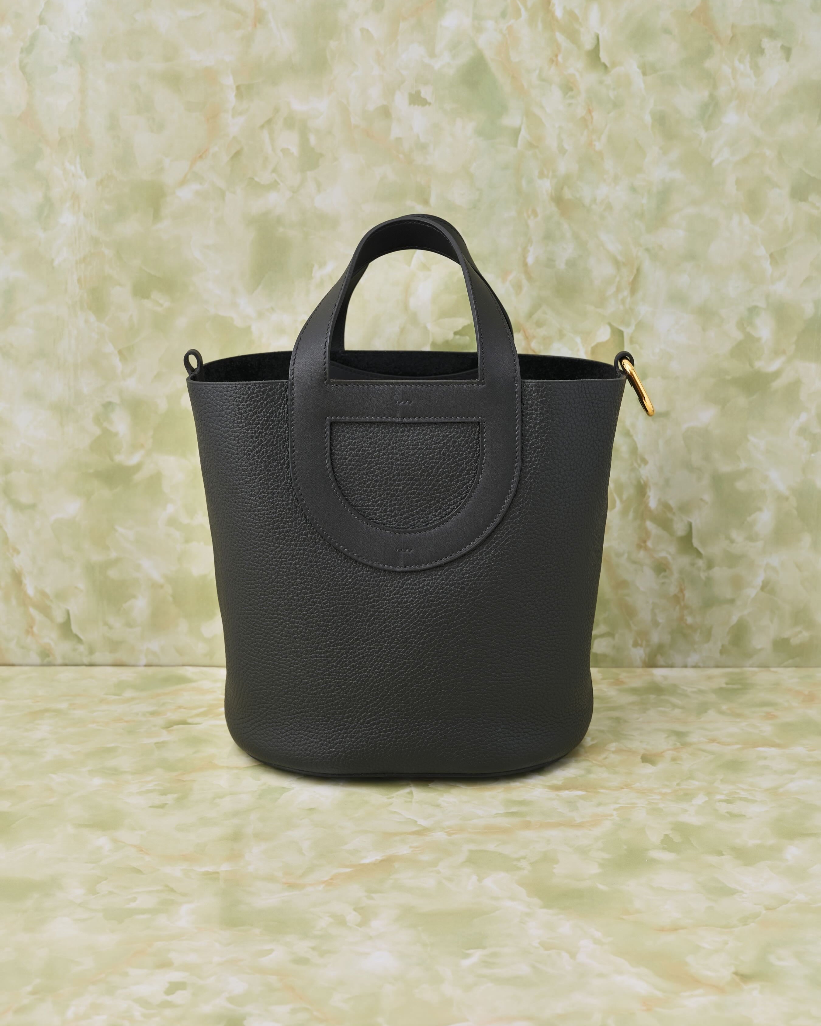 ラグジュアリー感を添える【HERMES】IntheLoop 23 トートバッグ Hermès In-the-Loop 23 bag | Hermès Mainland China